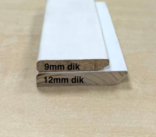 Grenen plinten lengte 490cm wit gegrond